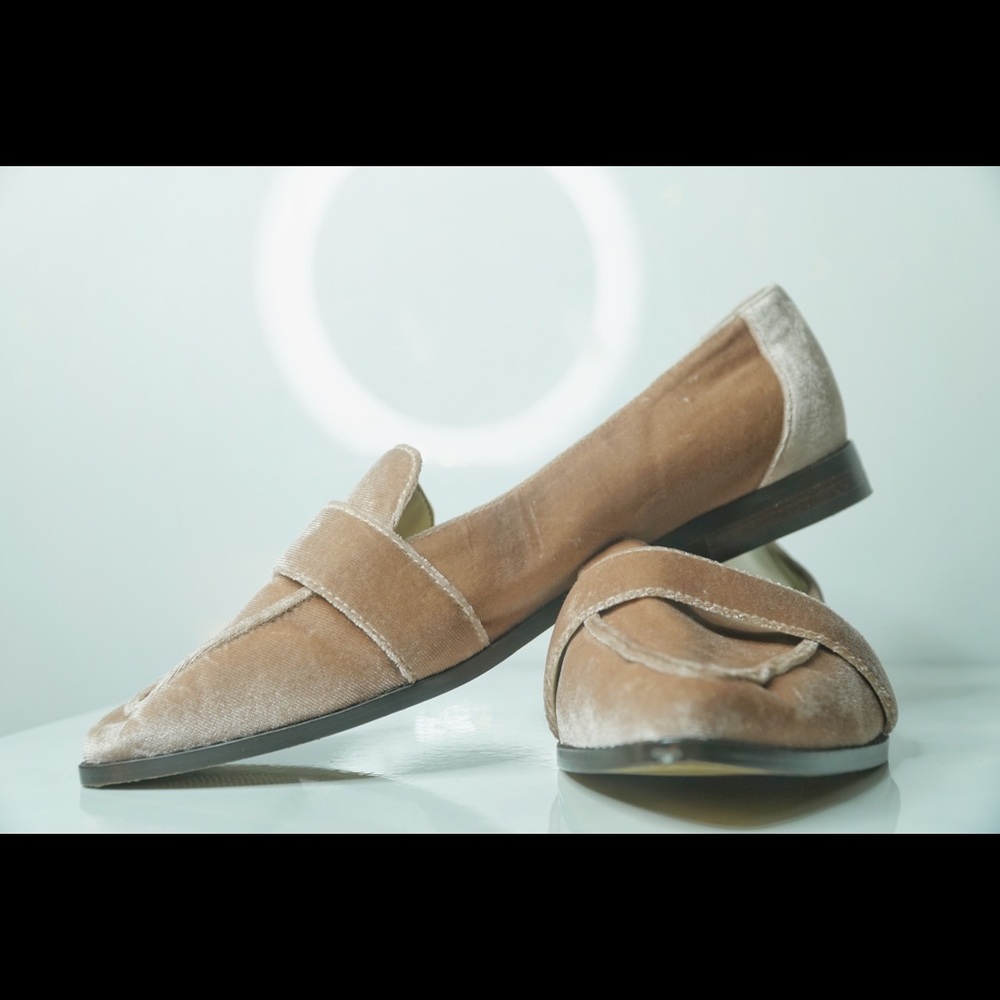 SOLE SOCIETY Edie Flat Loafer Blush Velvet